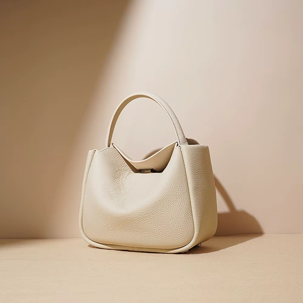 The Aura Tote